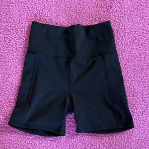 Vuori black biker shorts